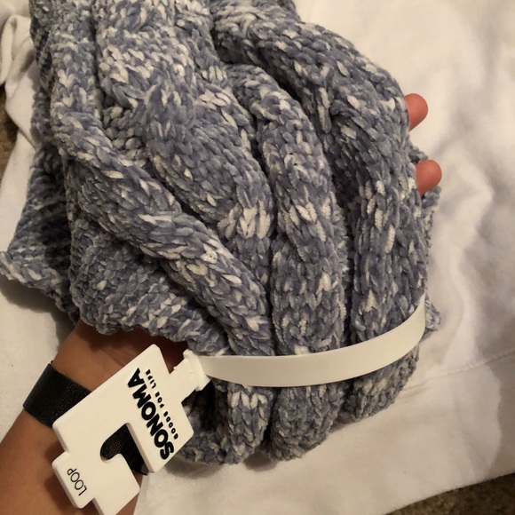 Scarf - Picture 2 of 4